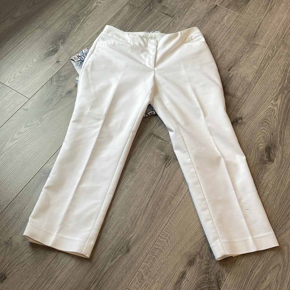 3/$30 Cleo  petite’s bright white ankle pants with Front slit Pockets .